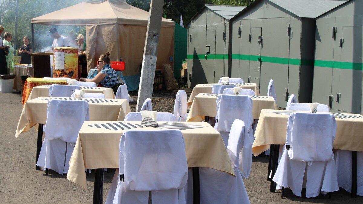     Жительница Невинномысска демонтировала строение, в котором работало ее кафе, сообщает региональное УФССП.