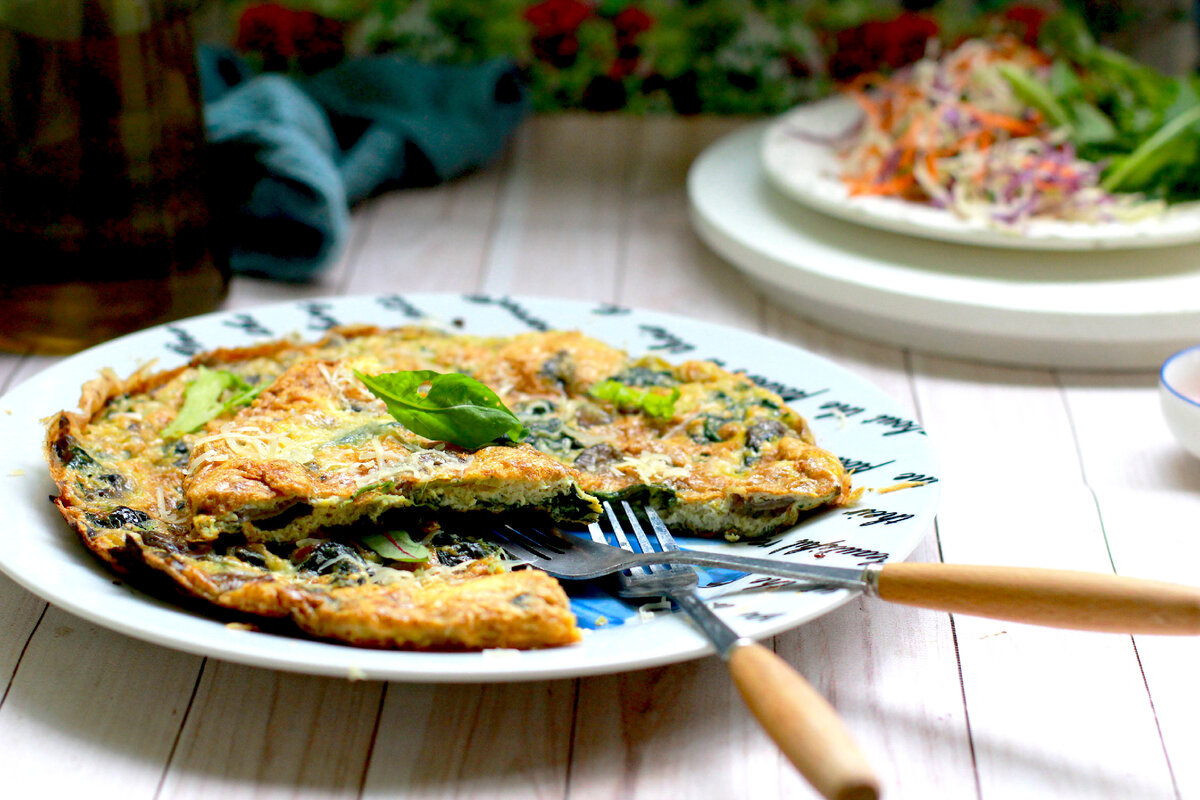 Фриттата с шампиньонами и шпинатом от Елены Некрасовой: https://t.me/urbanistka_vl