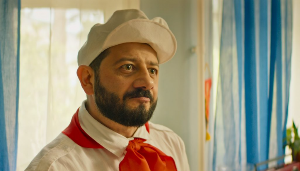    Комик Михаил Галустян. Фото: кадр из фильма "Артек. Большое путешествие"