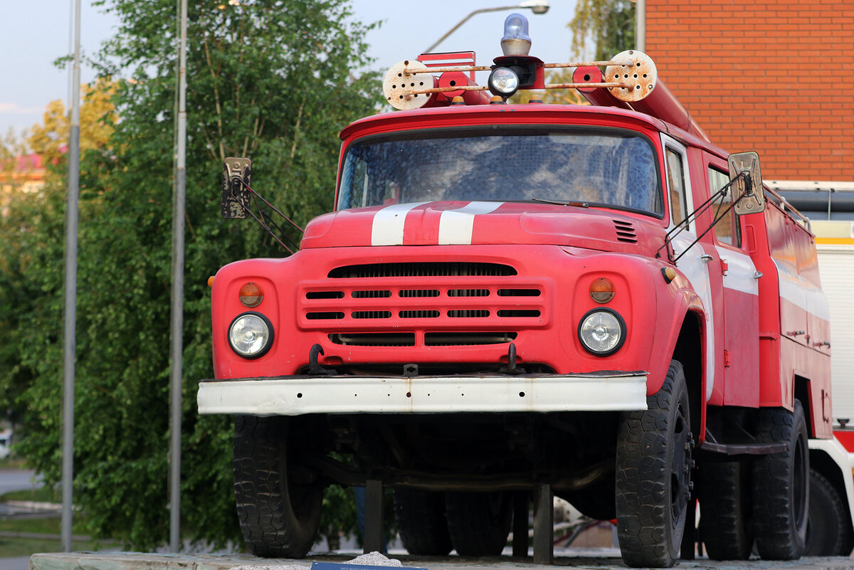 Памятник пожарному автомобилю в Горно-Алтайске | ФотоОхота на автомобили |  Дзен