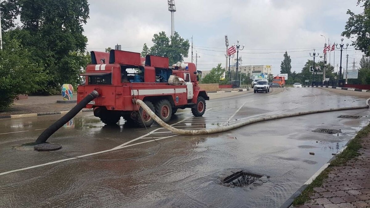     В Ростове власти назвали маршруты объезда улиц, где возможны подтопления из-за ливней до 4 августа, информация появилась на портале городской администрации.