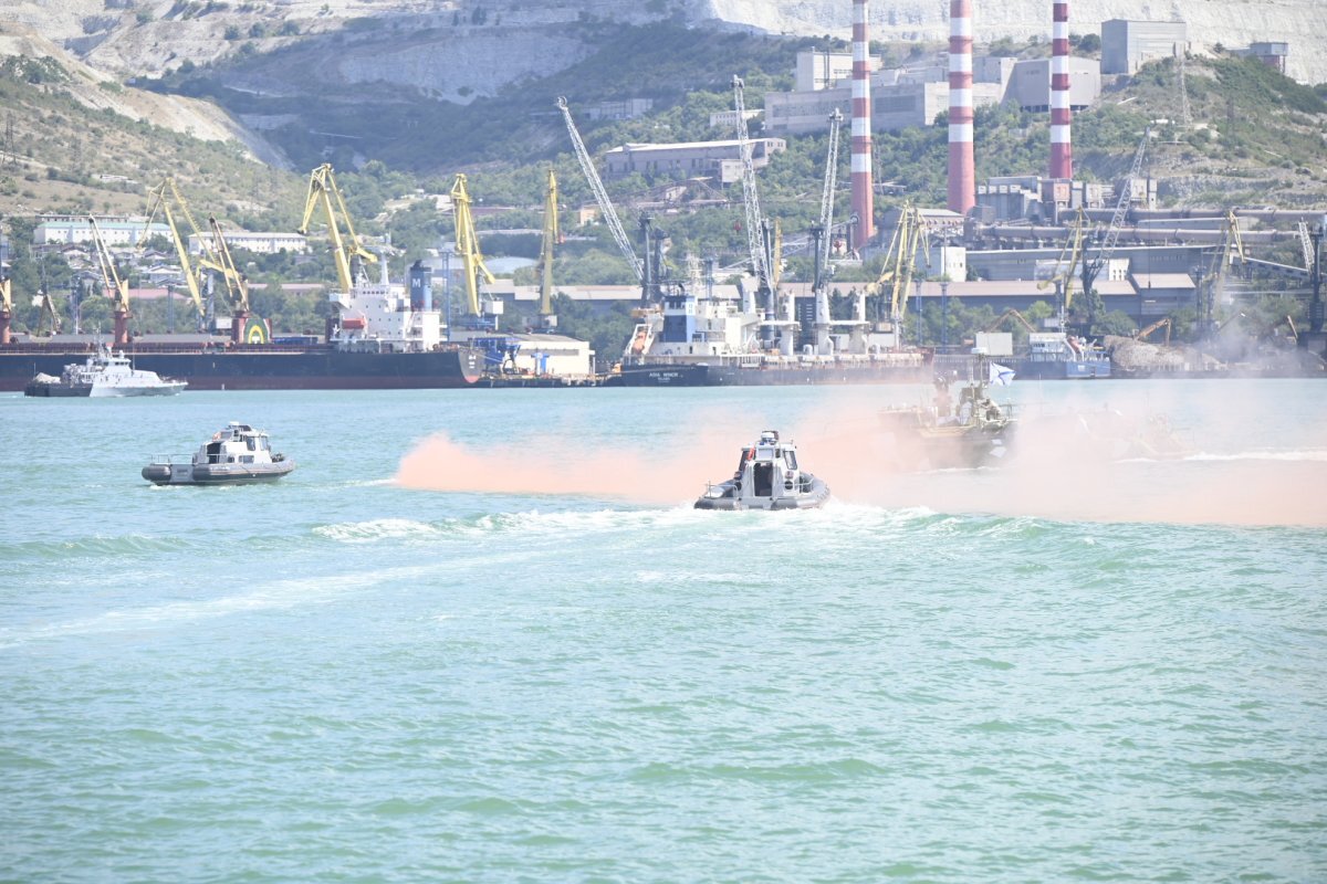 Украинский новороссийск. Новороссийск база ВМФ. ВМБ Новороссийск. Военно морская база Новороссийск. Военная база в Новороссийске.