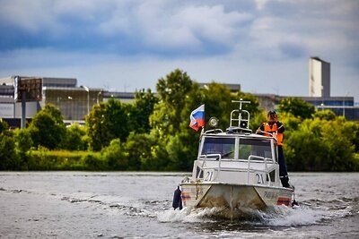    Спасатели на катере © Комплекс городского хозяйства города Москвы