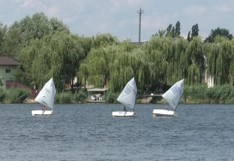    Первенство Волгоградской области по парусному спорту в классе «Оптимист» (фото Сергея Пехтелева)