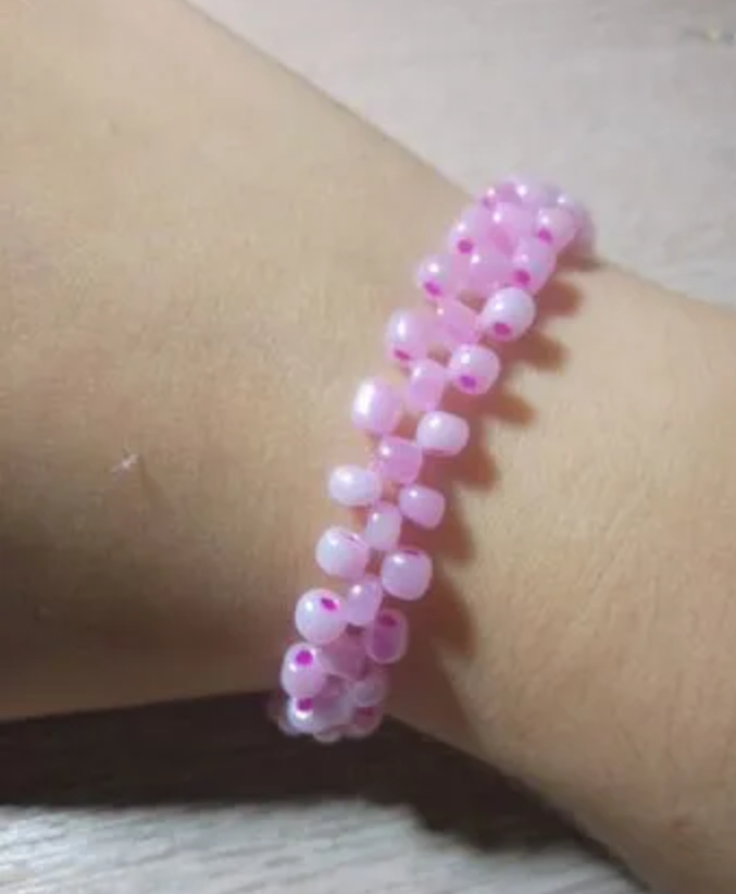 Розовый браслет из бисера Новозыбков,Брянская область 