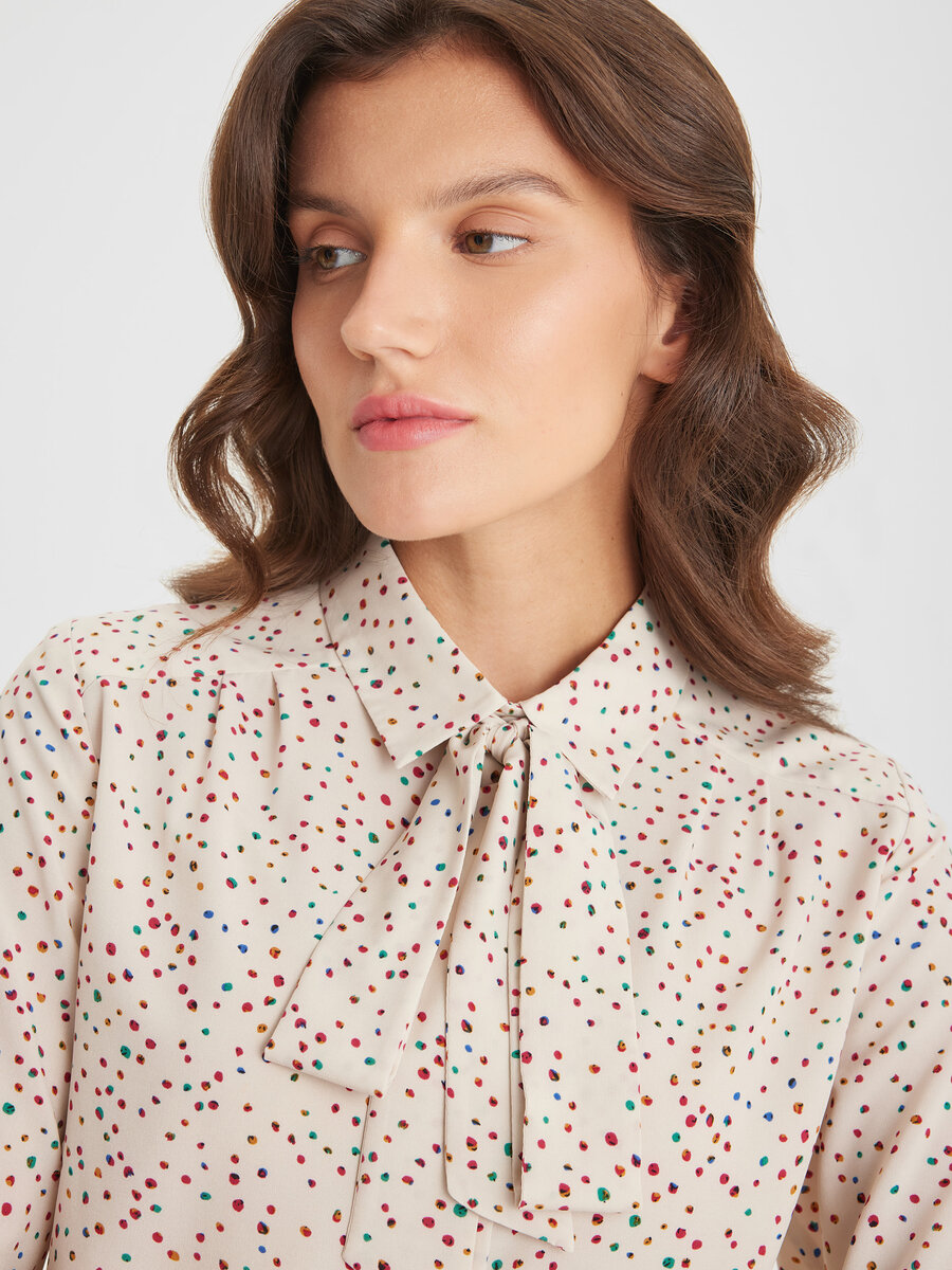 Блузка: 3 990 руб. Модель: 88181101-12. Артикул ткани: ГЛ327
Состав: 60% вискоза, 35% полиэстер, 5% лайкра