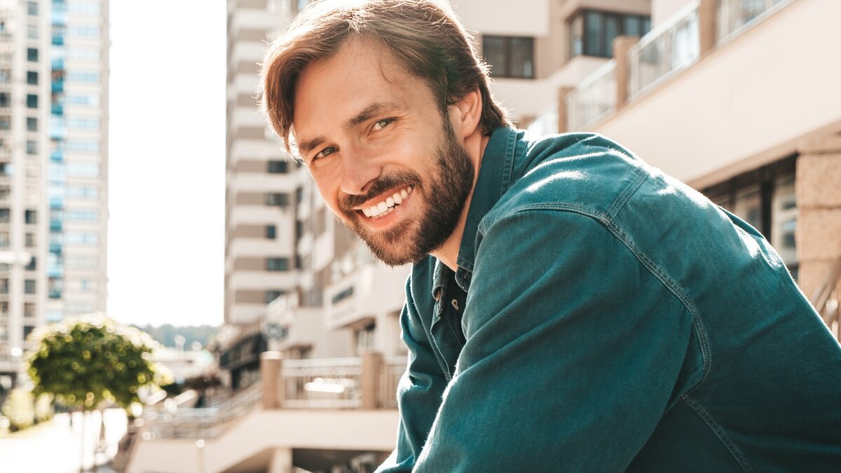 Хотите замедлить старение и выглядеть моложе? Это вполне возможно. Image by halayalex on Freepik