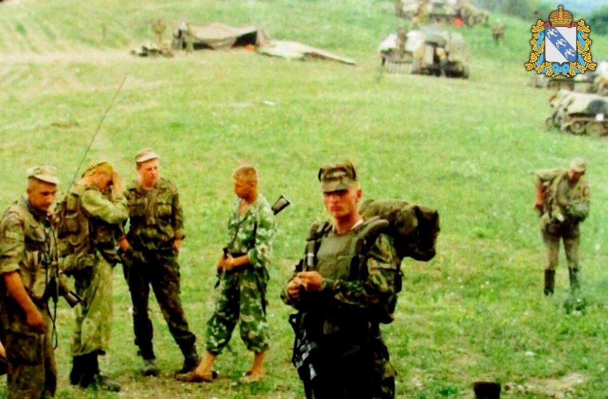    В Курской области почтили память погибшего 24 года назад Героя России Сергея Костина