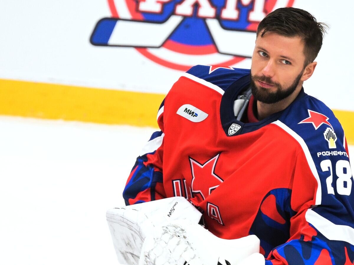    Вратарь ПХК ЦСКА Иван Федотов© РИА Новости / Владимир Астапкович