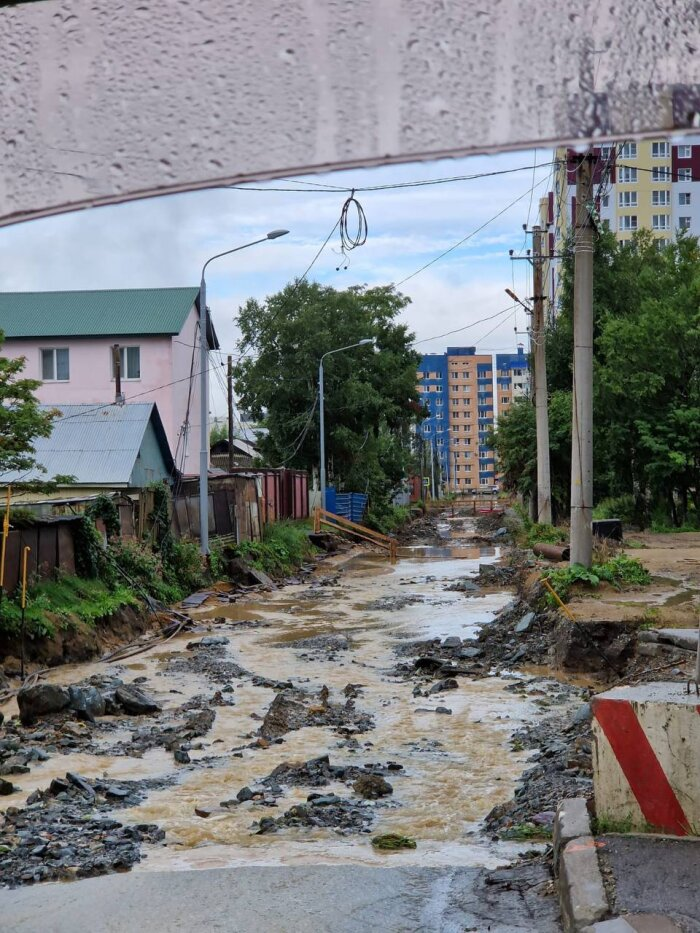 Фото: телеграм-канал Sakh&Co. Мощный тайфун ударил по Сахалину