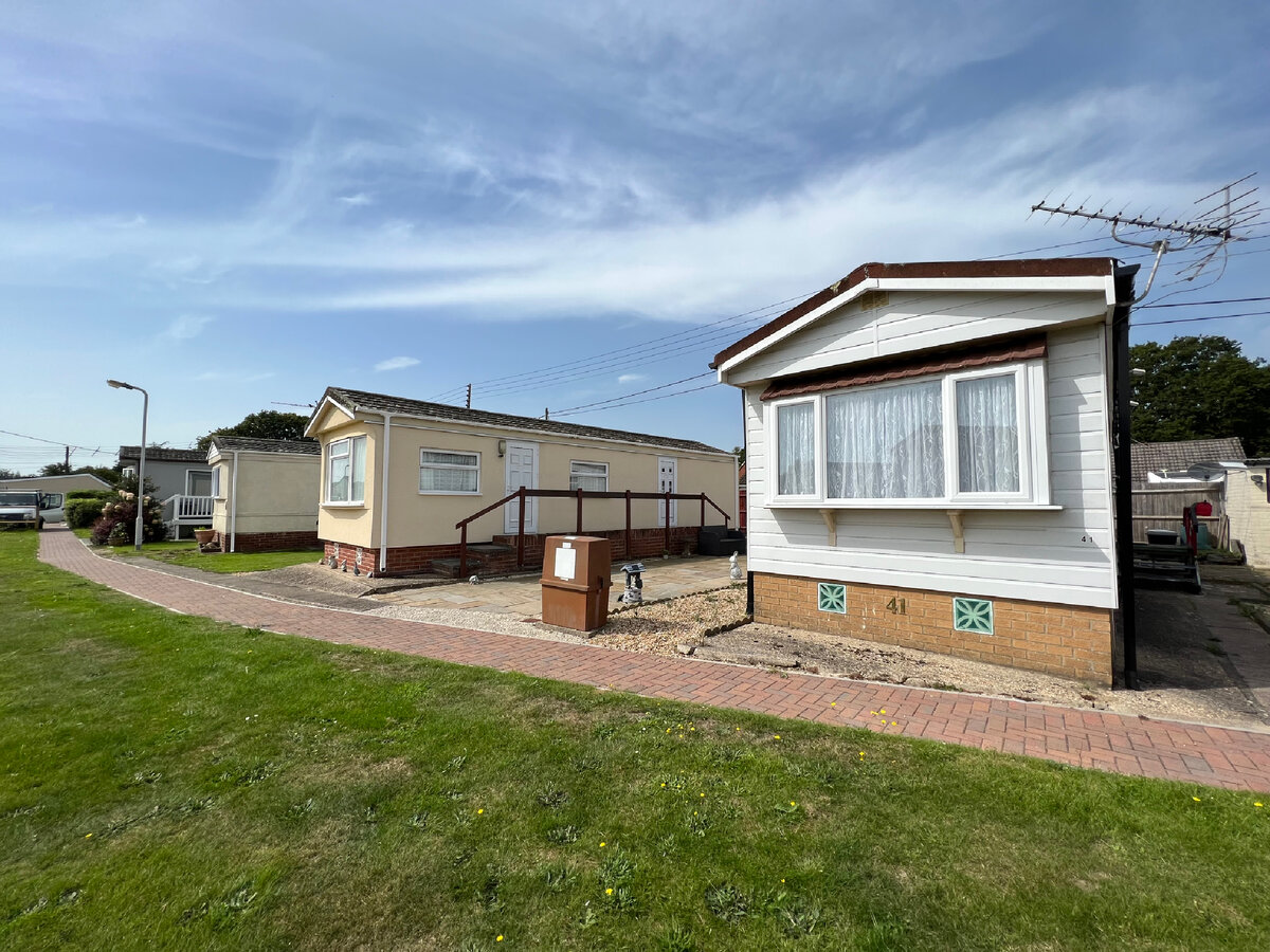 Типичные парковые дома. Фотография из личного архива. 