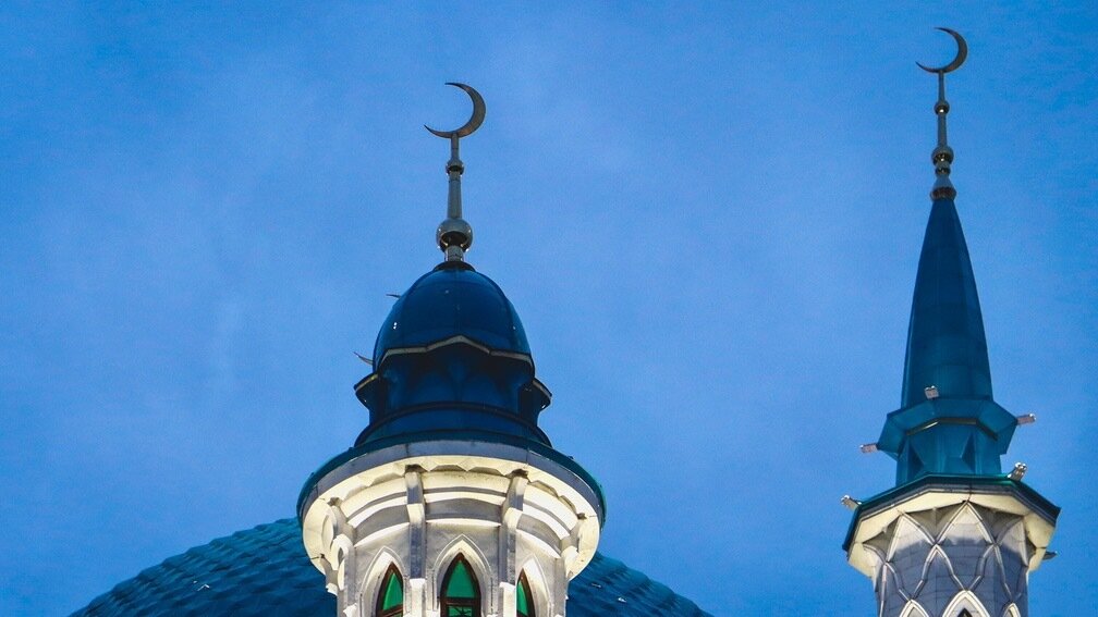     В мусульманстве запрещено называть новорожденных определенными именами. Об этом в «Интервью без галстука» сообщил имам мечети «Казан Нуры» Наиль хазраи Юсупов.