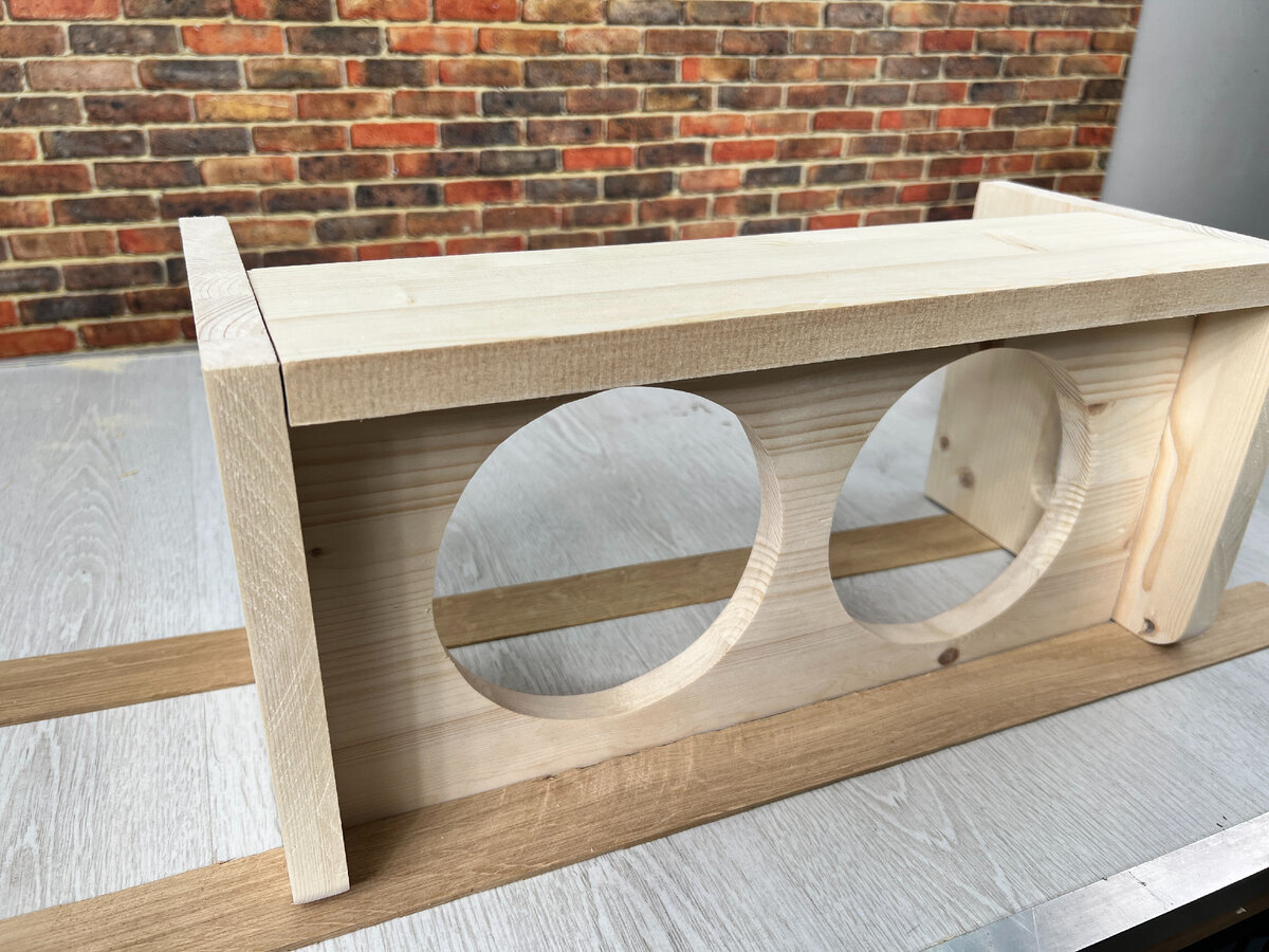 Идеальное место для приема пищи имеет важное значение для комфорта и здоровья наших четвероногих друзей.-7