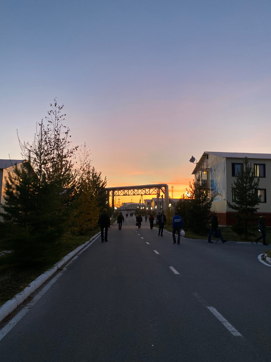 Люди приходят в нашу жизнь и уходят, но смысл в этом есть