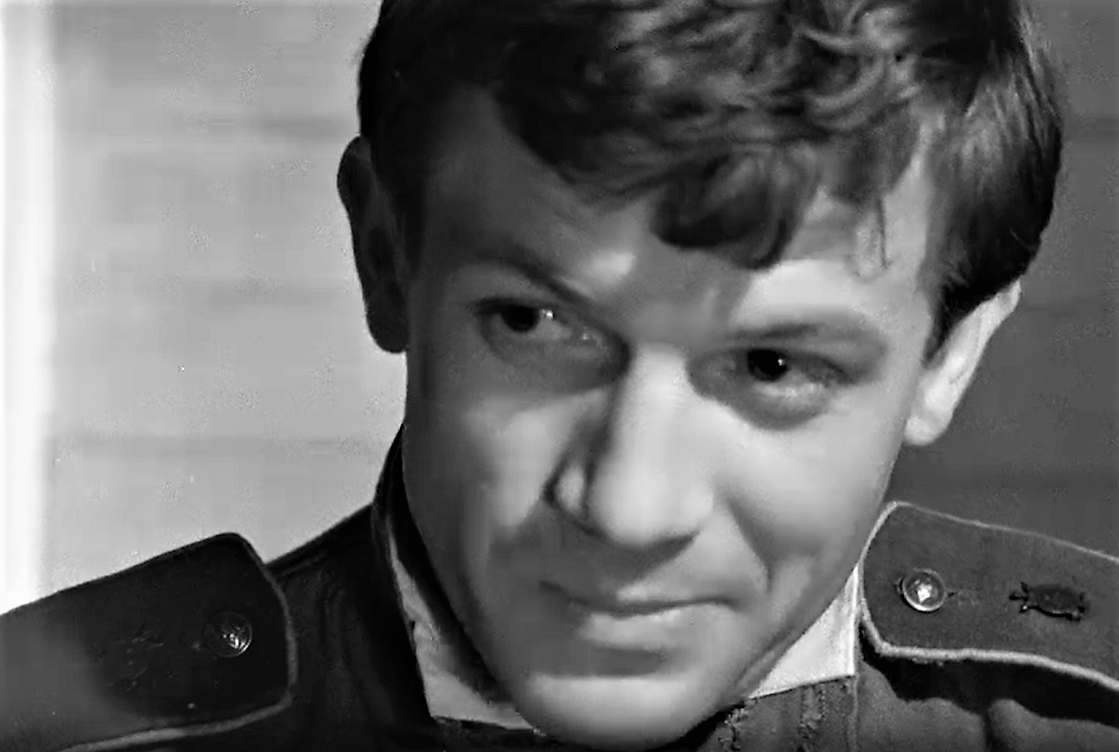 Кадр из фильма "Встречайте проездом" (1968)