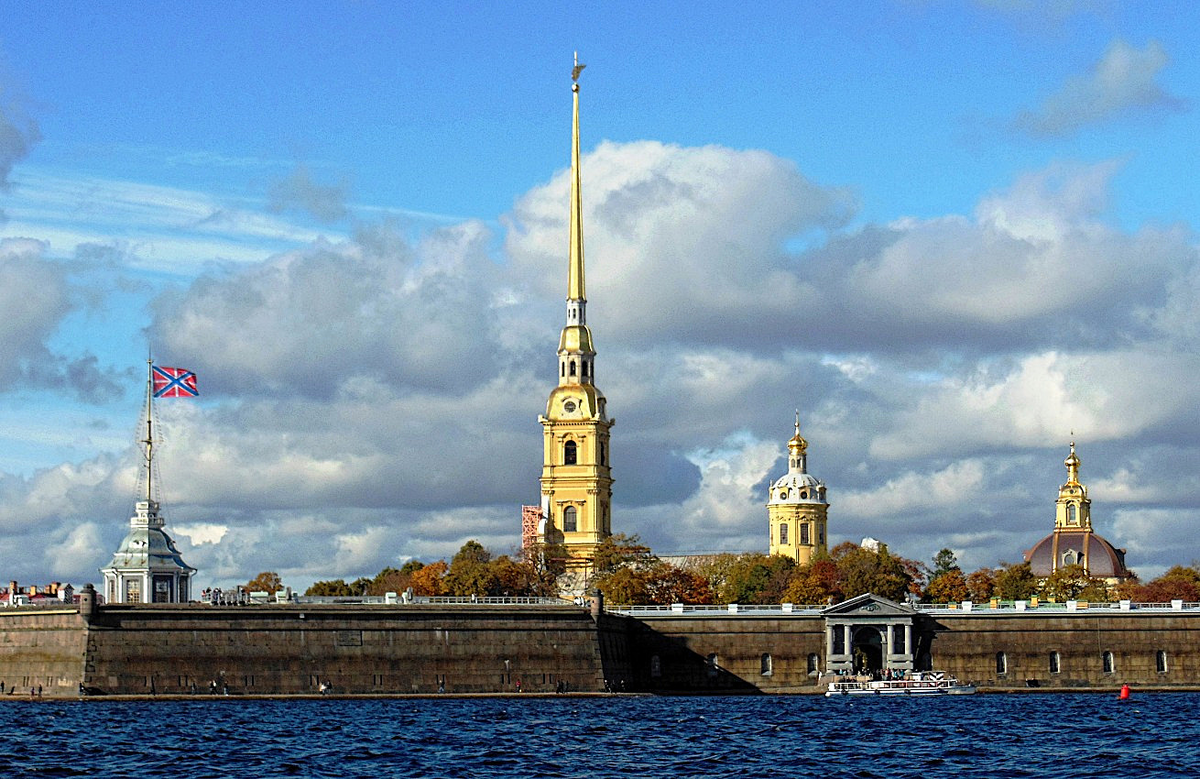 Достопримечательности санкт петербурга город на неве. Петропавловская в Санкт-Петербурге Петропавловская крепость. Петропавловская крепость(1706-1740). Осень Петропавловская крепость Санкт-Петербург.