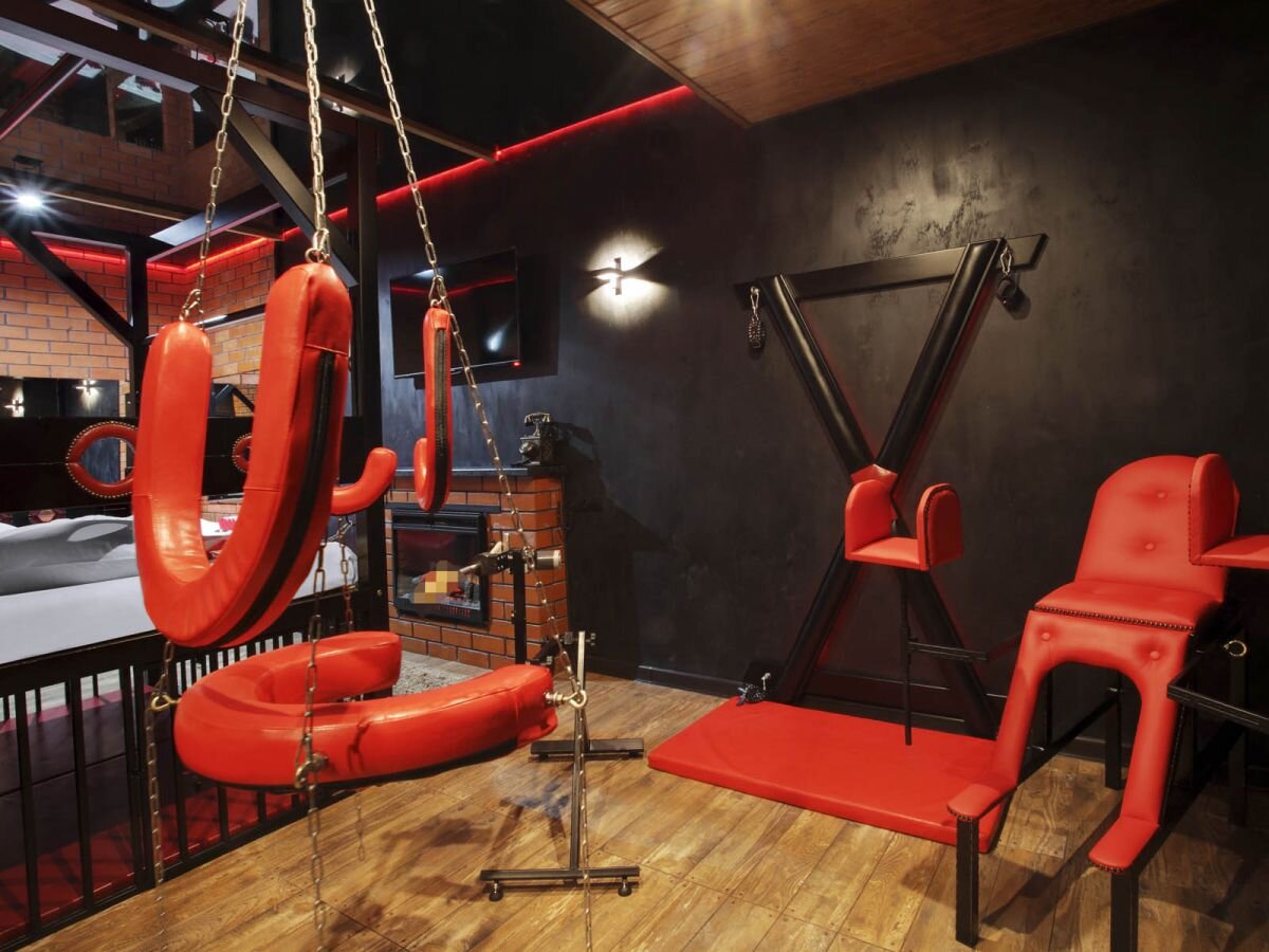 Номер "Готика" в отеле "Подушкин" в Измайлове (Москва)