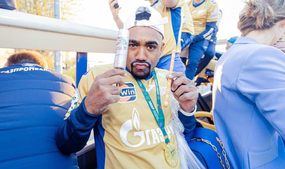    Зенитовец Малком стал чемпионом России и отправился отдыхать досрочно. Фото: Соцсети ФК «Зенит»