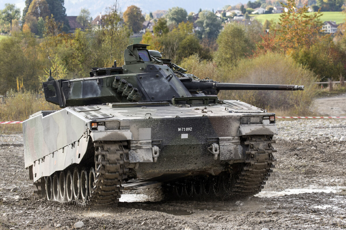 БМП CV90