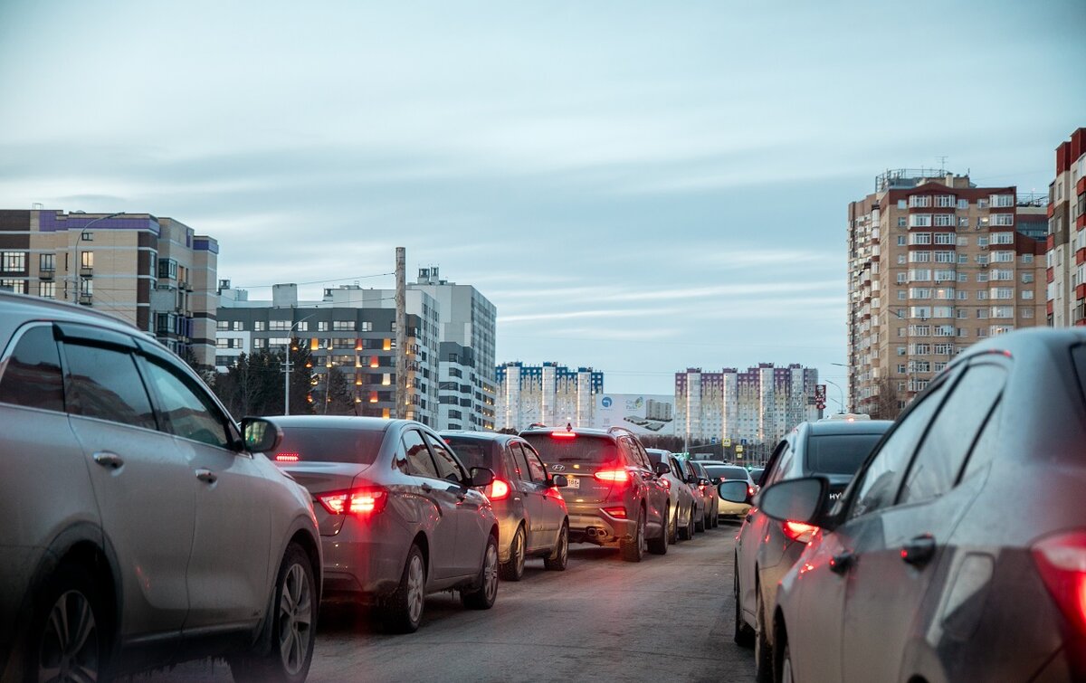 Троих югорчан оштрафовали за запрещенный флаг на номерах автомобилей |  Сургутская Трибуна | Новости Сургута и Югры | Дзен