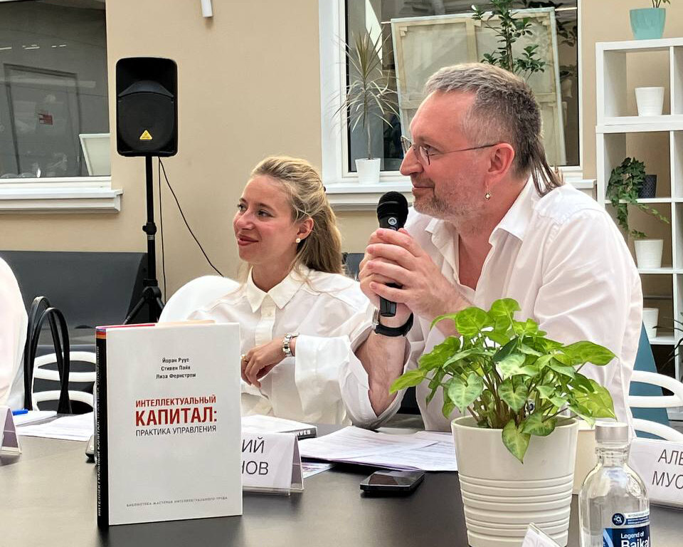 Я Валерий Платонов – интеллектуальный капиталист. Зарабатываю на смыслах, занимаюсь бездельем, и это лучшая деятельность, которая должна приносить доход. Что такое бизнес-дуэт «Кубит»?-6