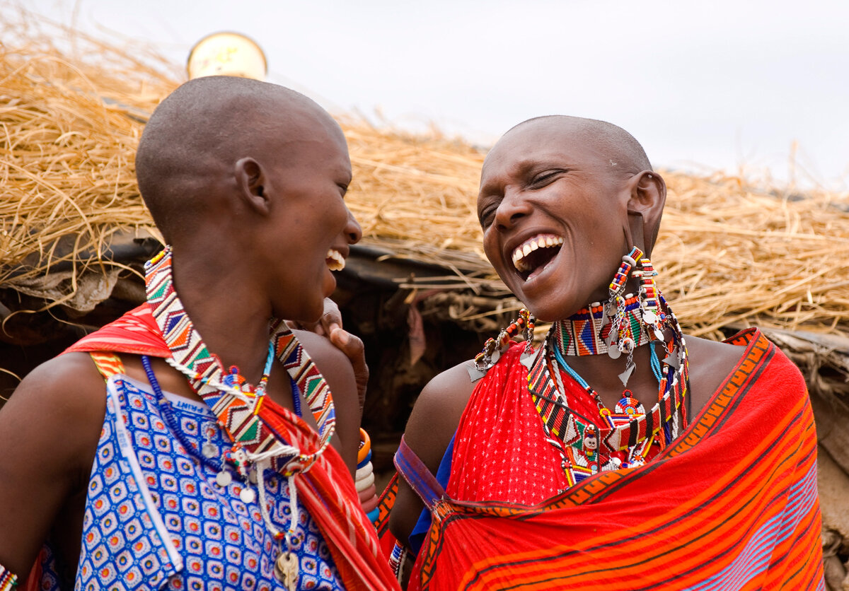 Африка люди. Многомужество африка. Масаи. Масаи раса. Африканец смеется.