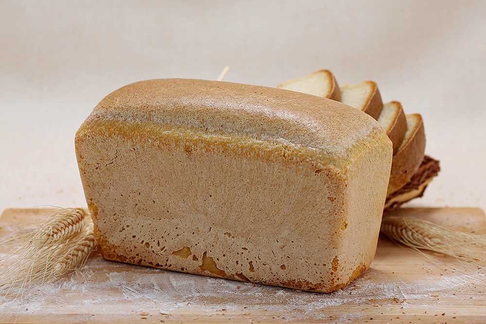 Пшеничный хлеб в форме. Пшеничный хлеб пшеничный хлеб. Белый пшеничный хлеб. Ржаной хлеб. Пшенично-ржаной хлеб.