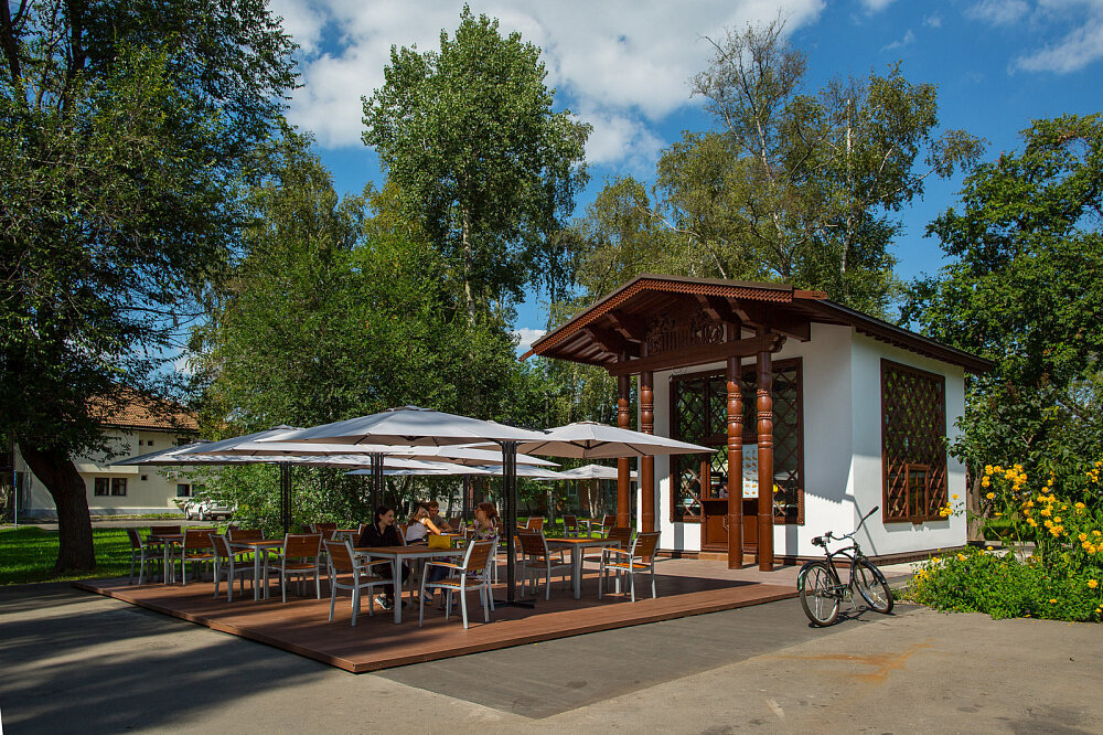 Кафе вареничная 1 на вднх. Кафе в парке вднх. Ресторан у фонтана колос вднх. Кафе в парке вднх. Ресторан домик в саду вднх меню.