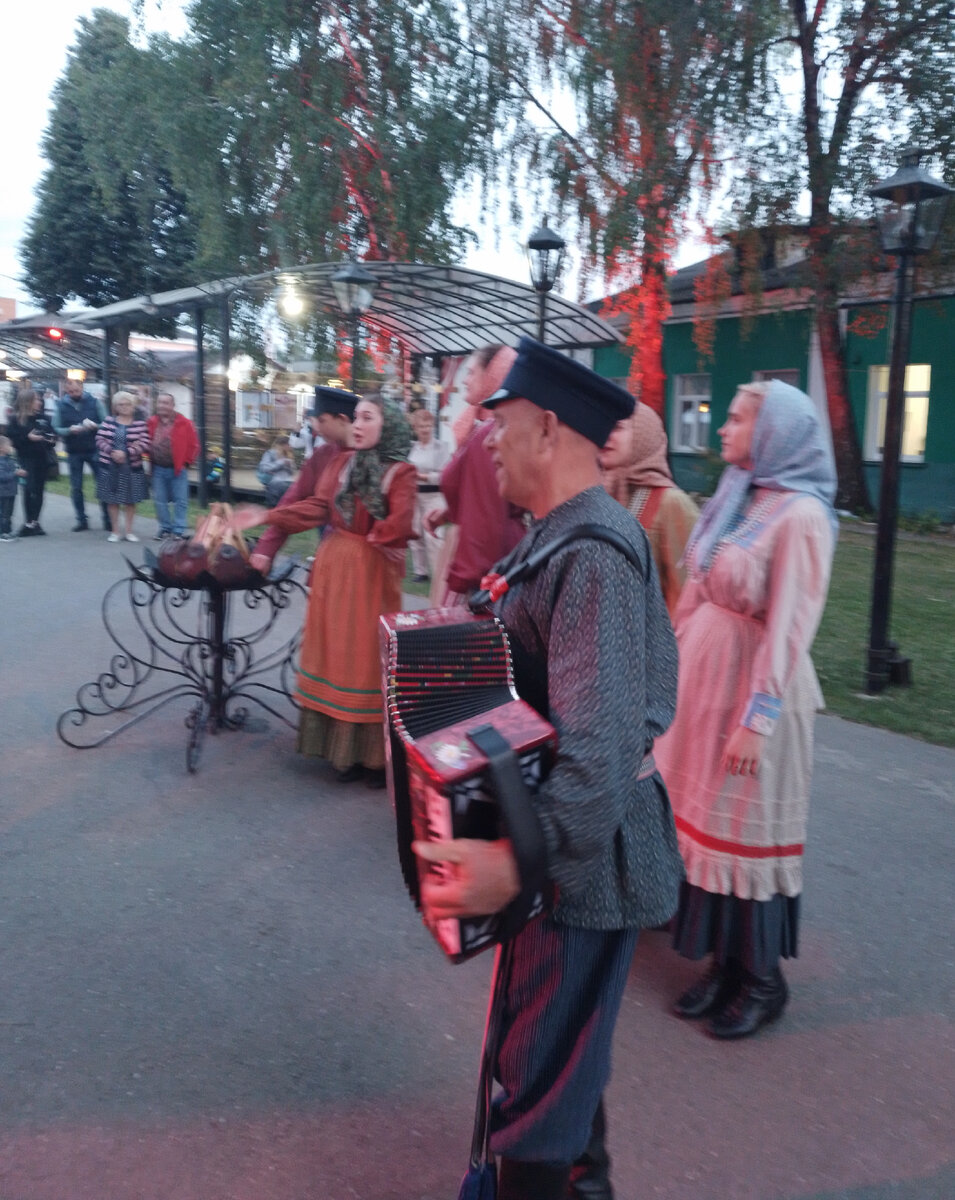 В Туле много мест, которые  можно посетить в выходные и неплохо отдохнуть.                Казанская набережная, музеи, парки...-42