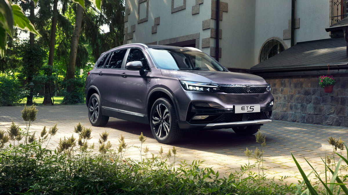 Skywell ET5. Фото Skywell  📷
