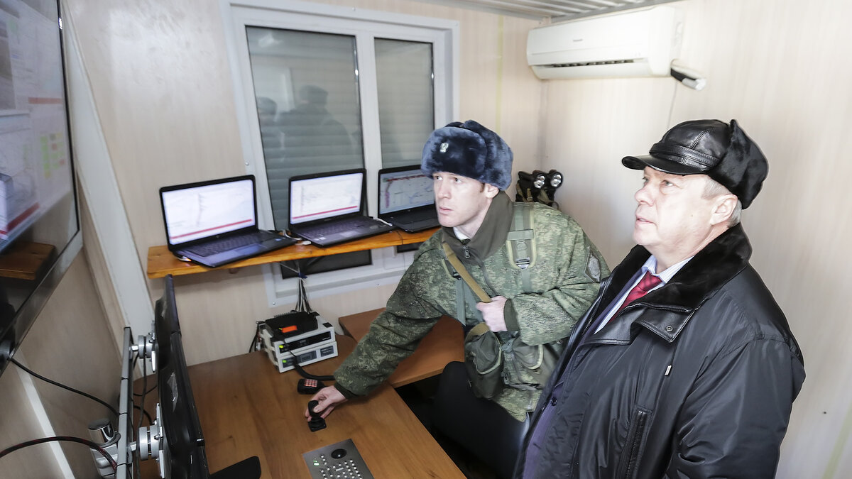     Вице-премьер Марат Хуснуллин заявил о введении ускоренного прохода на КПП между Ростовской областью и ДНР, пишет «Российская газета».