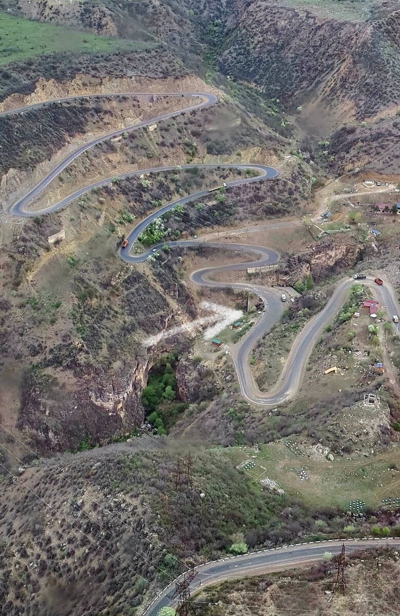 Мост указан стрелкой