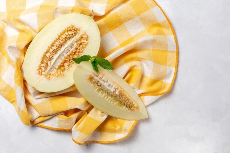 [caption id="attachment_233383" align="alignnone" width="800"] Дыня торпеда - вкусное лакомство[/caption]