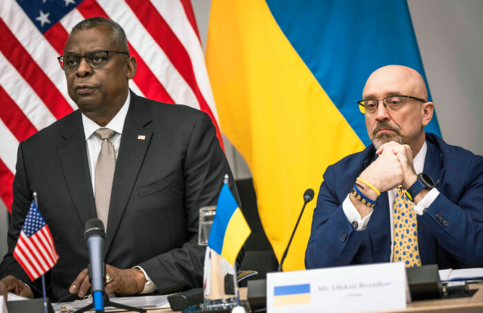    Глава Пентагона Ллойд Остин и министр обороны Украины Алексей Резников.Zuma\TASS