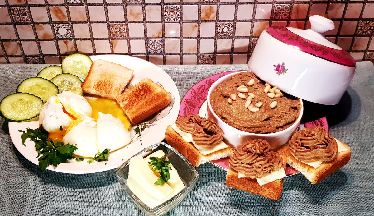 Свет падал неудачно, а другого фото нет.