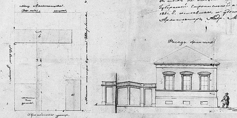 Первое строение на усадьбе