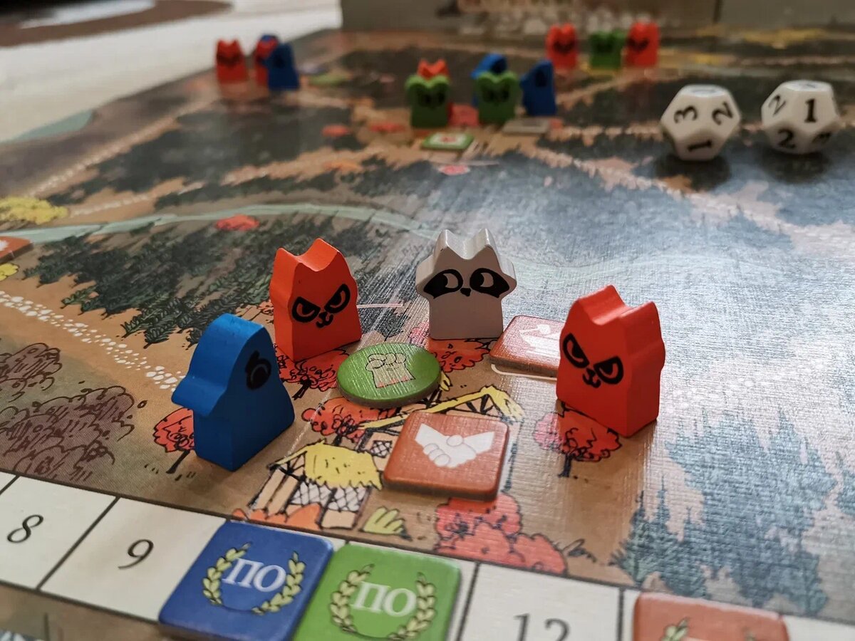 С Настолио - на самом деле, небольшой зеленый кулачок в центре поляны предвещает только беду