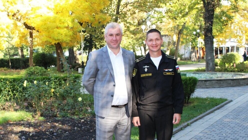     В Краснодарском крае задержали 64-летнего мужчину, который может быть причастен к убийству замначальника отдела по мобилизационной работе администрации Краснодара Станислава Ржицкого, об этом сообщили в пресс-службе СУ СК РФ региона.