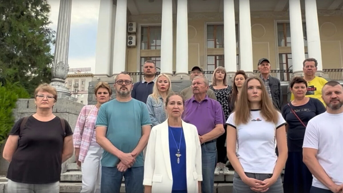     Жители центра Волгограда пожаловались Владимиру Путину на бесконечные шумные увеселительные мероприятия на Центральной набережной, сообщают «НовостиВолгограда.ру».