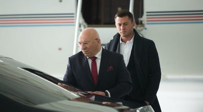    Кадр из сериала «Жизнь по вызову» Иван Ковальчук