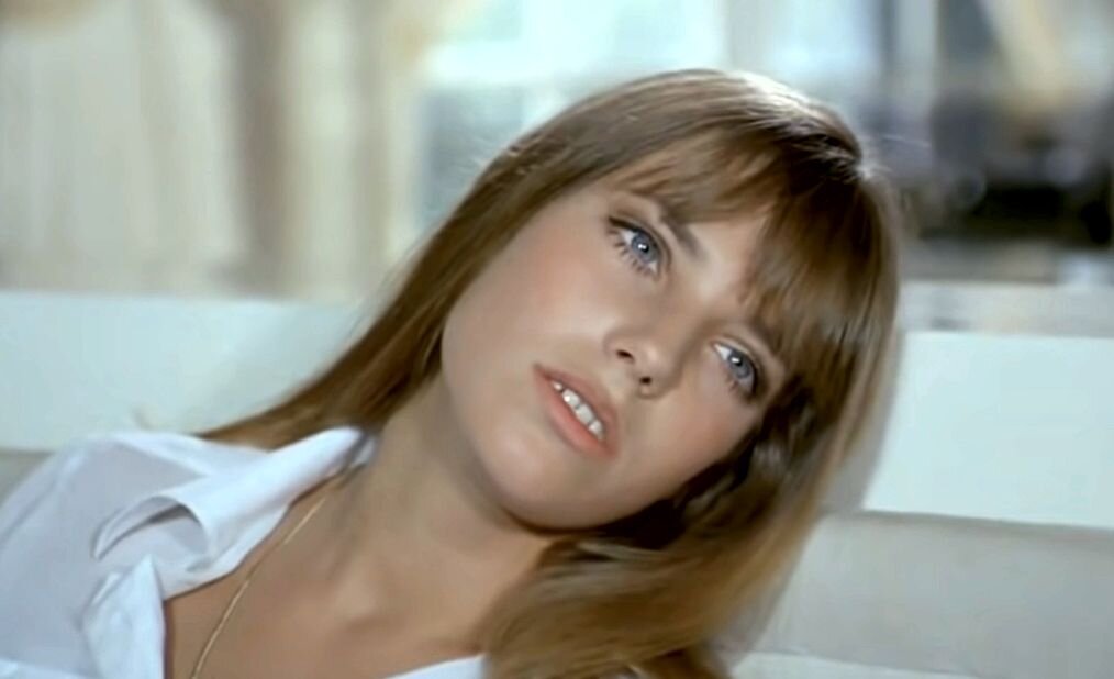 кадр из фильма "Бассейн"