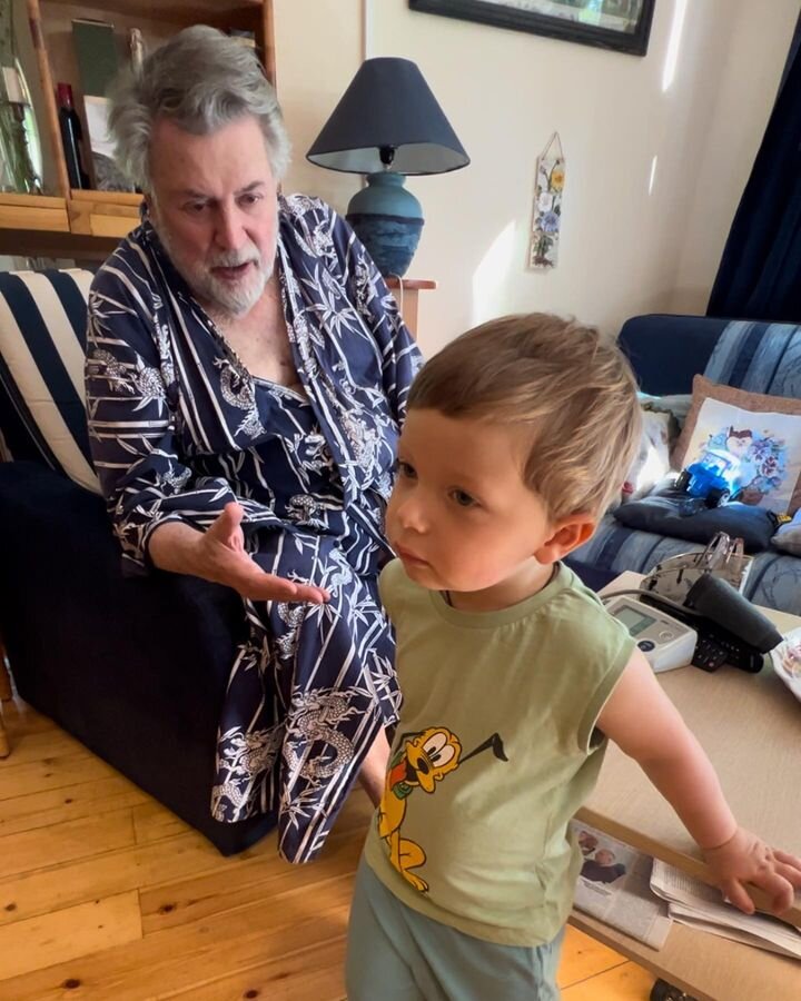    Александр Ширвиндт с младшим внуком МихаиломСоцсети