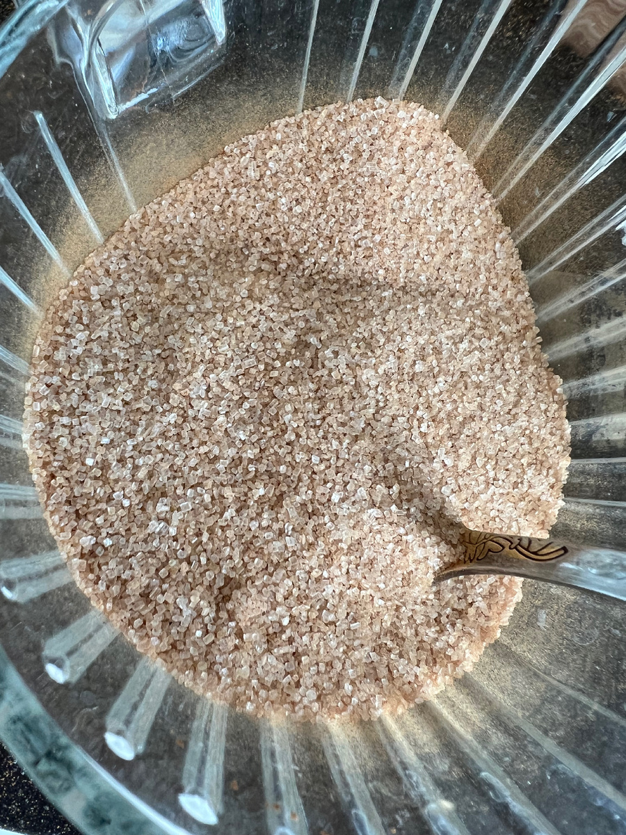 Сахар смешиваем с корицей 