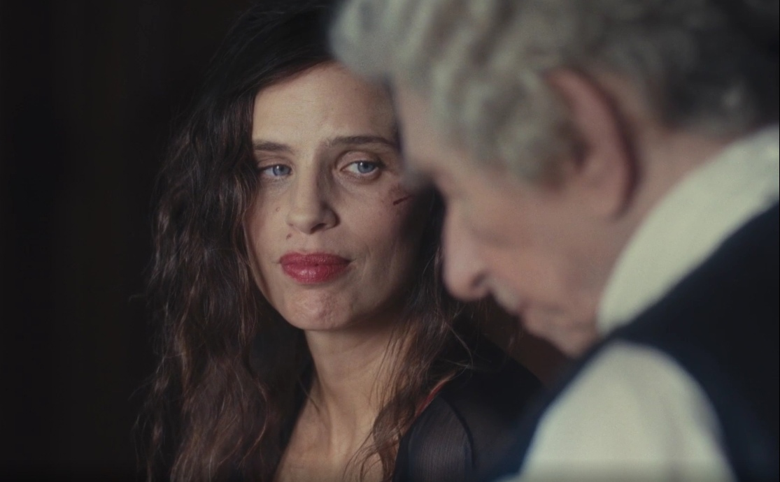 Ну да — ну да: не всем быть красавицами, чё уж тут уж...