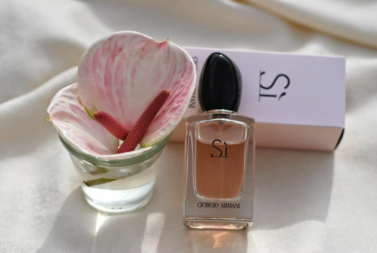 Armani si edp. Духи si Giorgio Armani. Туалетная вода Джорджио Армани си. Джорджио Армани си 100мл. Аромат si Giorgio Armani.