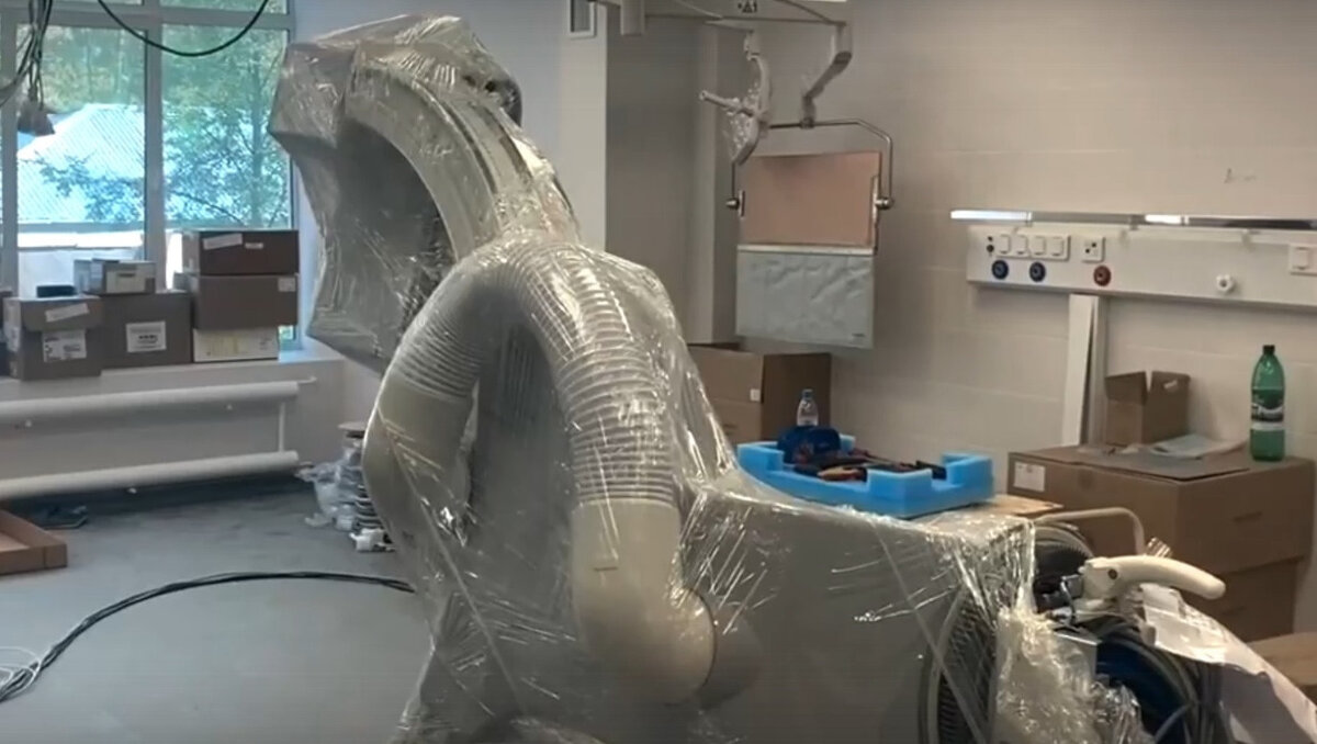     В Глазовской межрайонной больнице, будущем сосудистом центре Удмуртии, завершили монтаж ангиографической установки. Об этом на своих страницах в соцсетях рассказал глава региона Александр Бречалов.