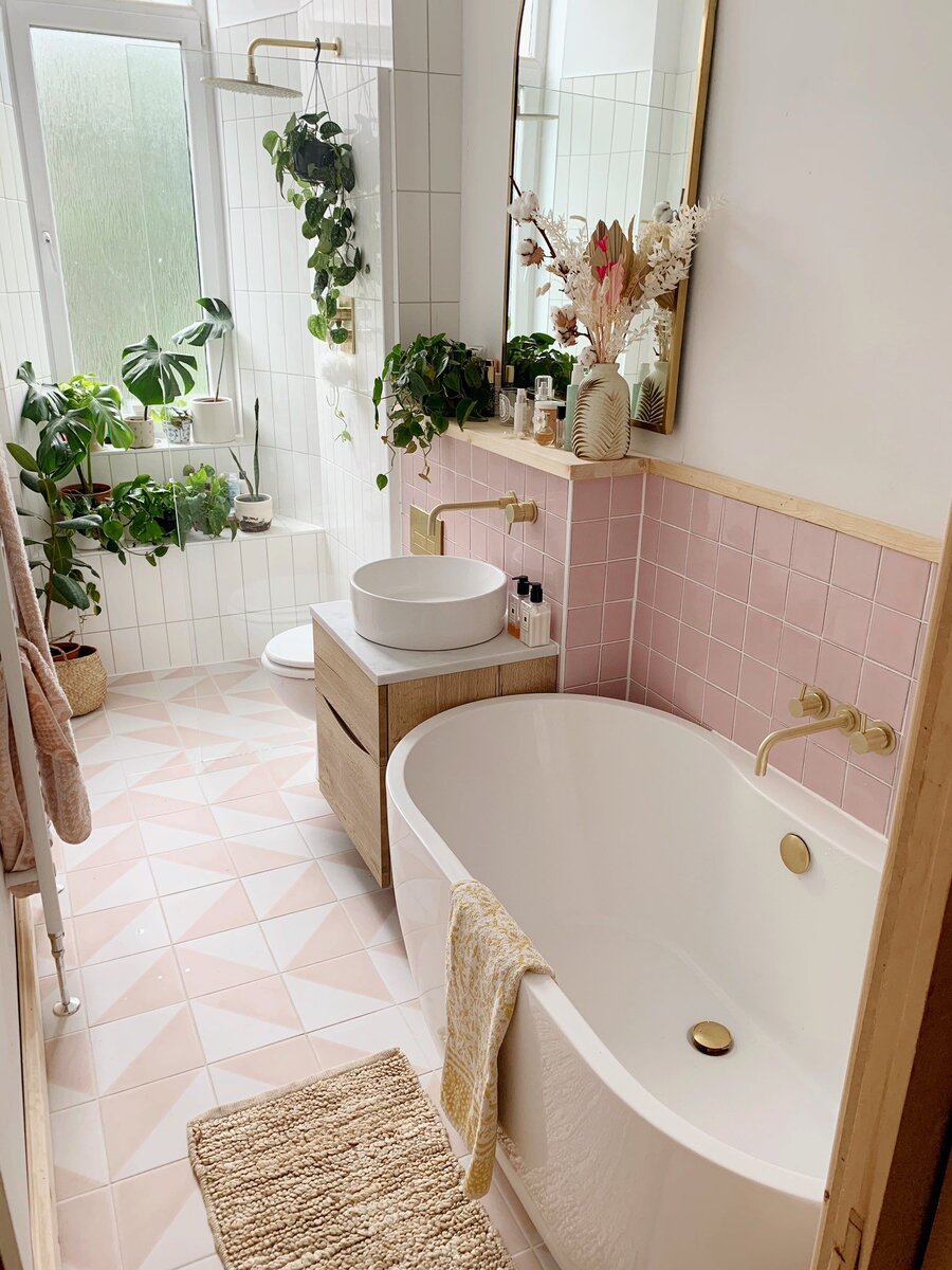 Розовые ванные комнаты