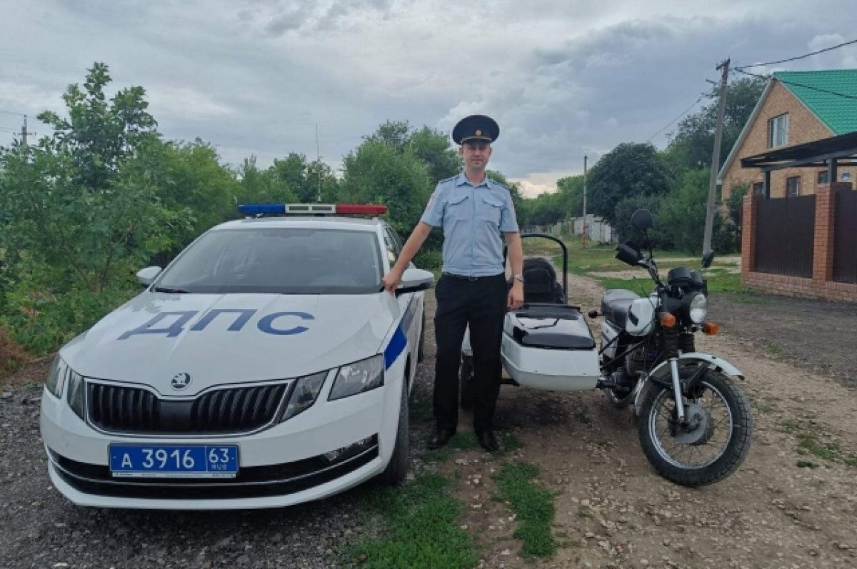    Полицейский в свободное от службы время восстанавливает советские мотоциклы