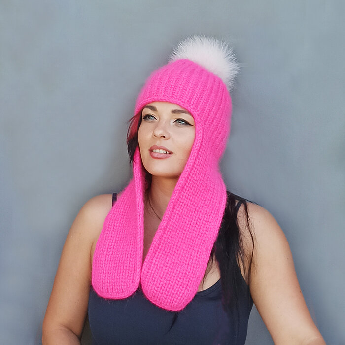 Очень теплый. Сезон- холодная осень- зима. Отдельно можно связать манишку-уголок и варежки из пуха норки