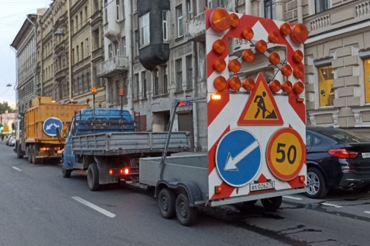    Движение транспорта из-за ремонта ограничат в шести районах Петербурга